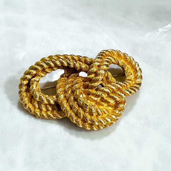 Vintage Signed Christian Dior Brushed Gold Rope Knot Pin Brooch - Picture 1 of 4